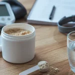 Créatine dangereuse pour le cœur : 3 g par jour, tensiomètre et eau